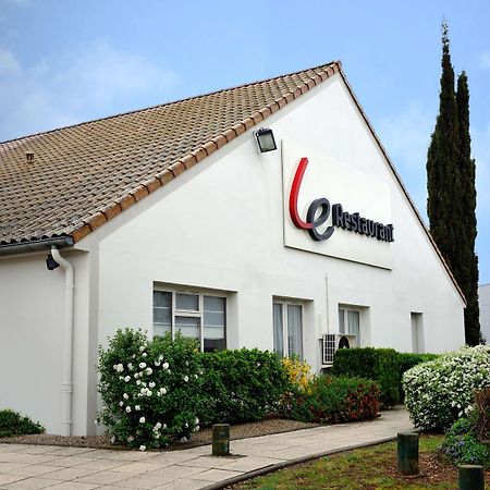 Campanile Lyon Est Aeroport Saint Exupery Hotell Eksteriør bilde