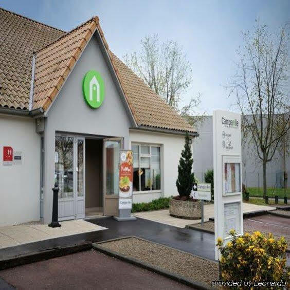 Campanile Lyon Est Aeroport Saint Exupery Hotell Eksteriør bilde