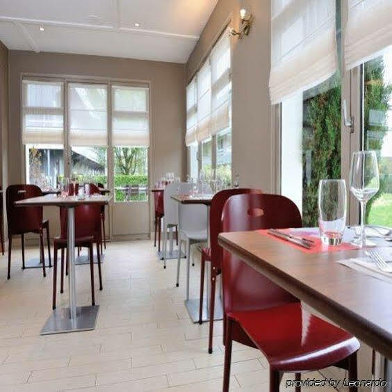 Campanile Lyon Est Aeroport Saint Exupery Hotell Eksteriør bilde